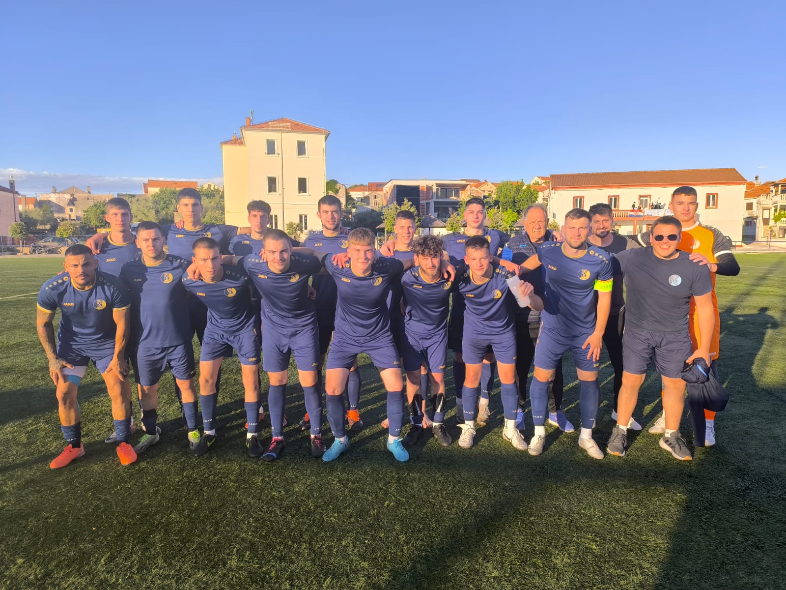 DERBI KOLA PRIPAO SV. MIHOVILU!